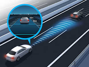 Digital Extra: Active Distance Assist DISTRONIC